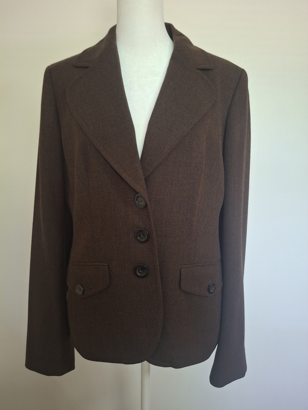 LOFT Women's Brown Tailored Three-Button Blazer size 6
